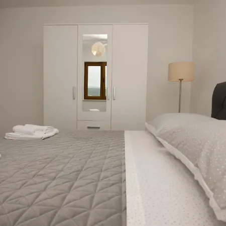 Villa Modriola - Makarska By Guide